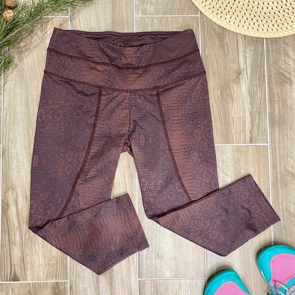 Vava varley purple gray snakeskin Capri leggings